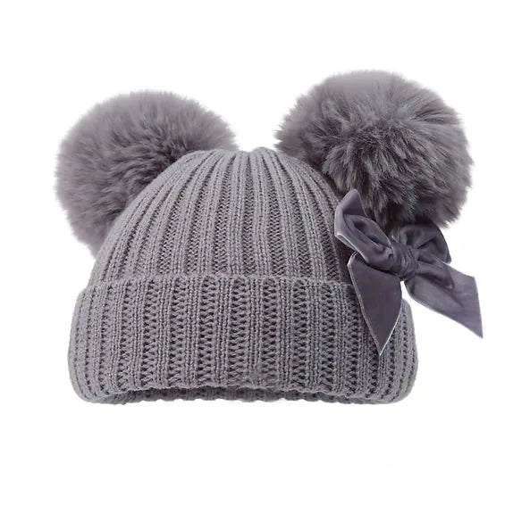Pom Pom Bow Hat