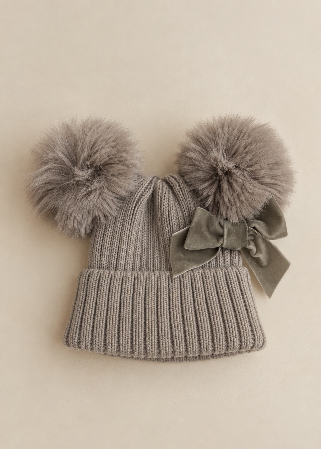 Pom Pom Bow Hat